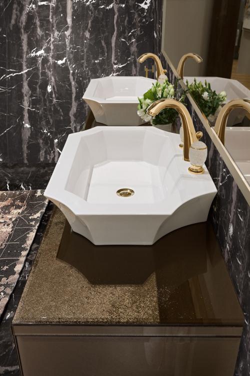 Daphne vanity unit, Saffiano glass, gold details