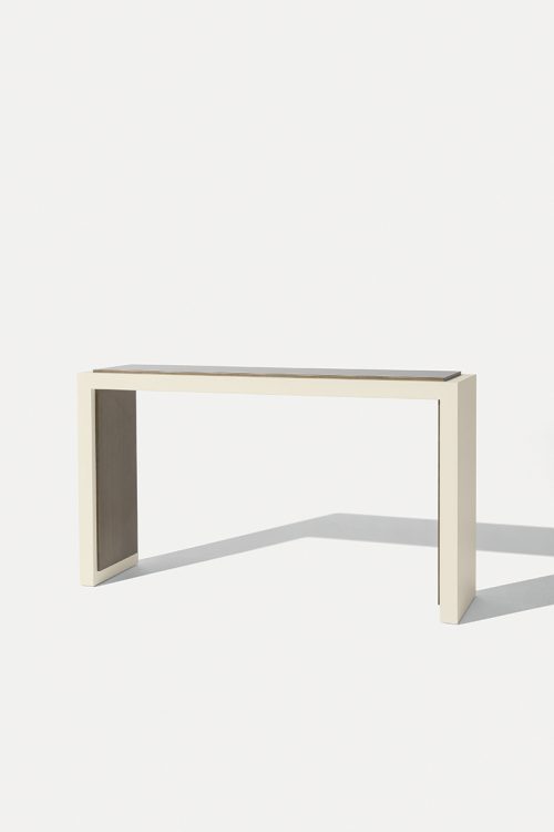 Khan console in Avorio finish and bronze metal details
