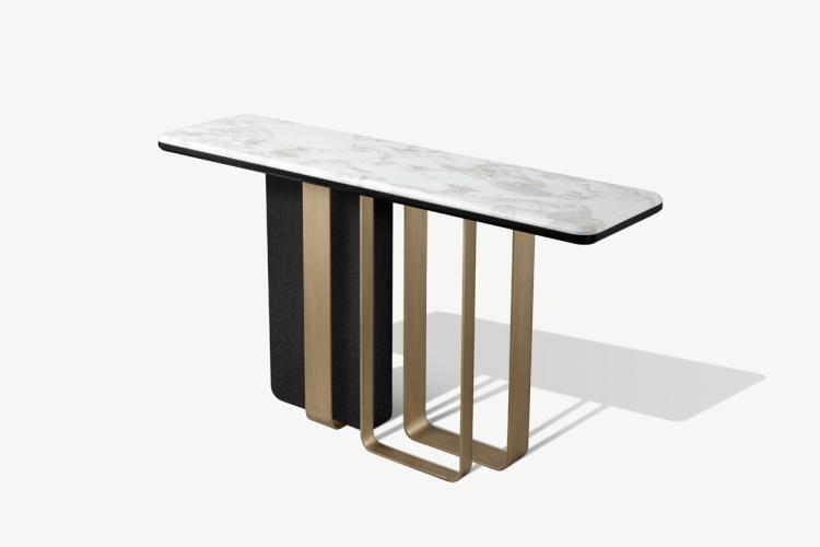 Saint Germain console