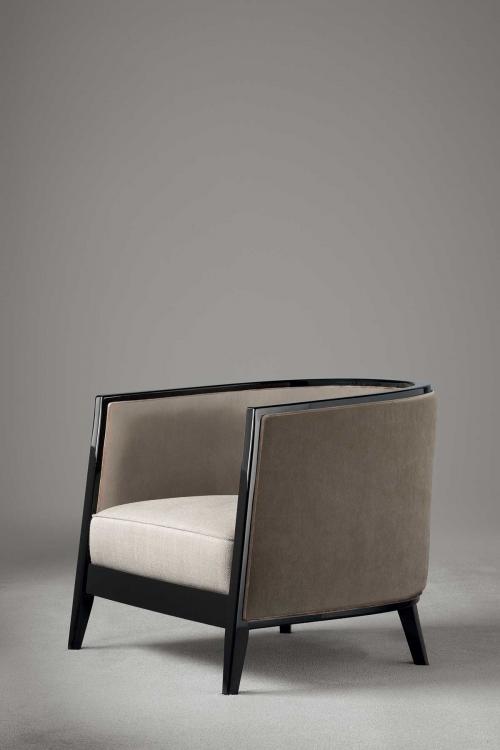 Saten armchair with Black finish structure and covered in fabric