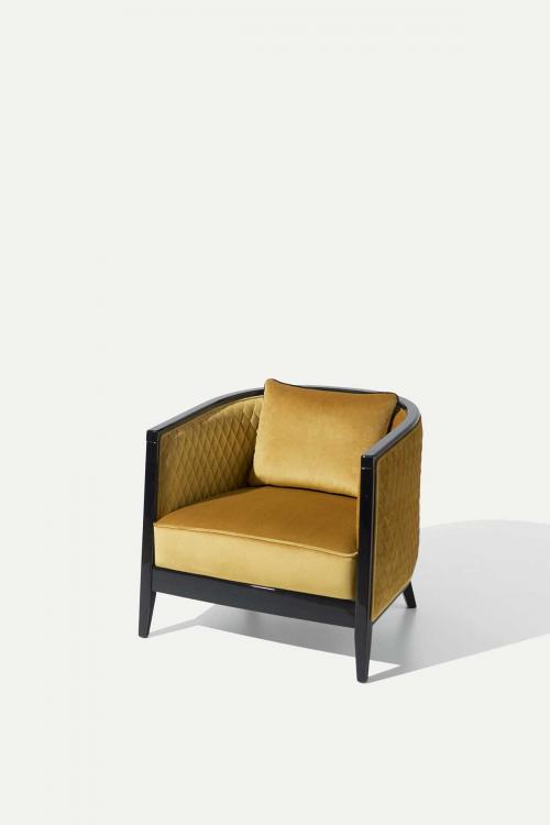 Saten armchair with Black finish structure and covered in velvet