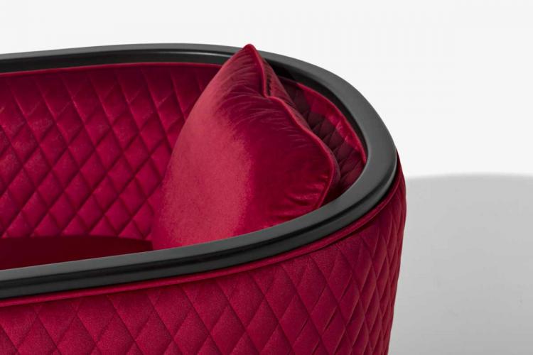 Saten armchair with Black finish structure and covered in velvet