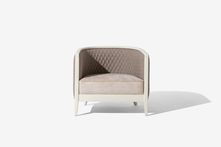 Saten armchair with Bianco finish structure and covered in leather