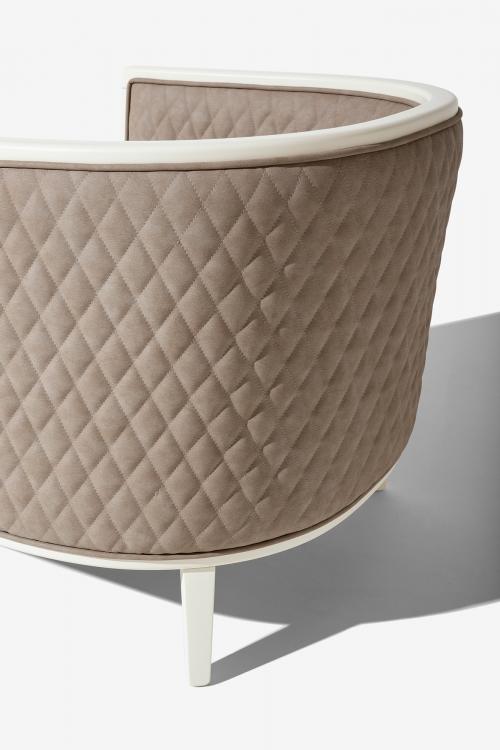 Saten armchair with Bianco finish structure and covered in leather