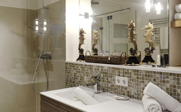 Hotel Sylt Hoepershof — Bathroom
