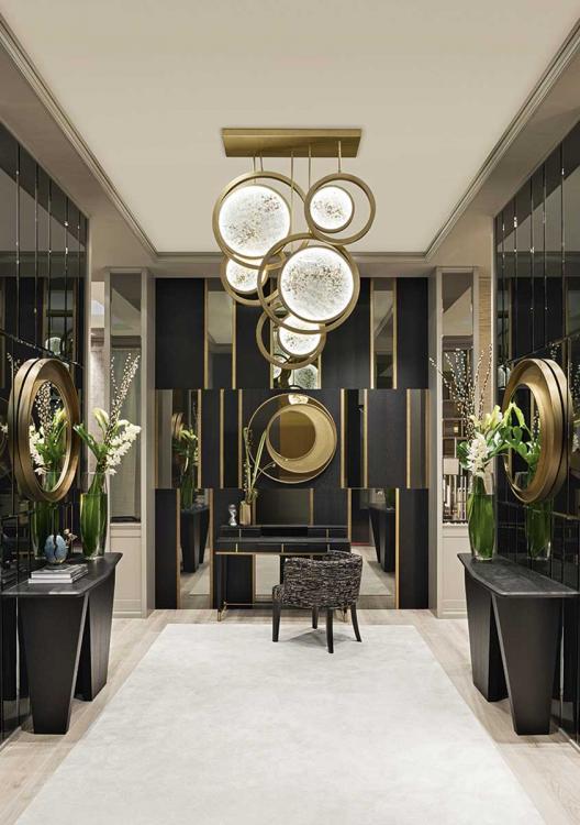 The brazen Moon lobby