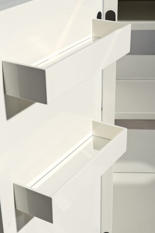 Origami bar cabinet in Avorio finish and bronze metal details