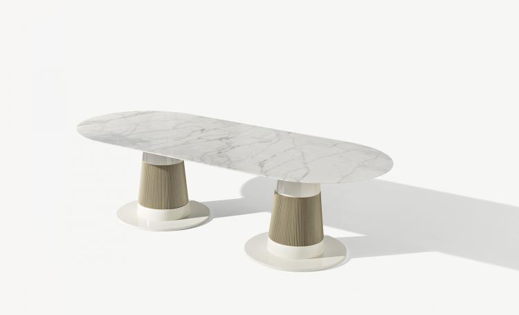 Стол Turner - овальная версия, отделка Avorio, рифлёный декор с бронзовым покрытием, столешница из мрамора
