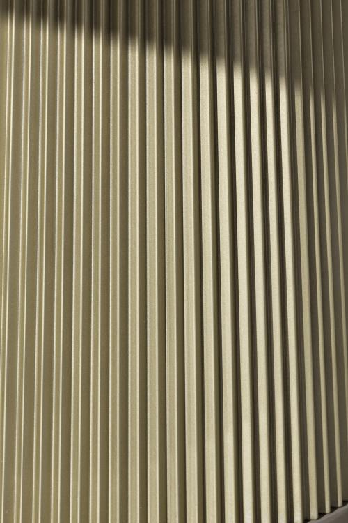 Стол Turner - круглая версия, отделка Vulcano, рифлёный декор с бронзовым покрытием