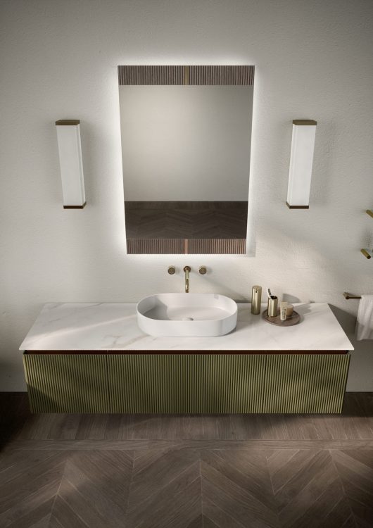 Top in Calacatta Oro marble with Sarah countertop washbasin
