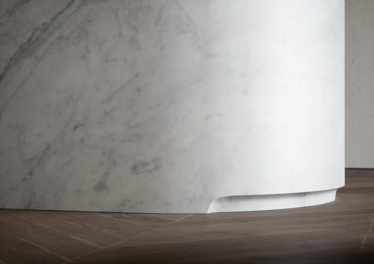 Thalassa bathtub in Bianco Carrara marble 